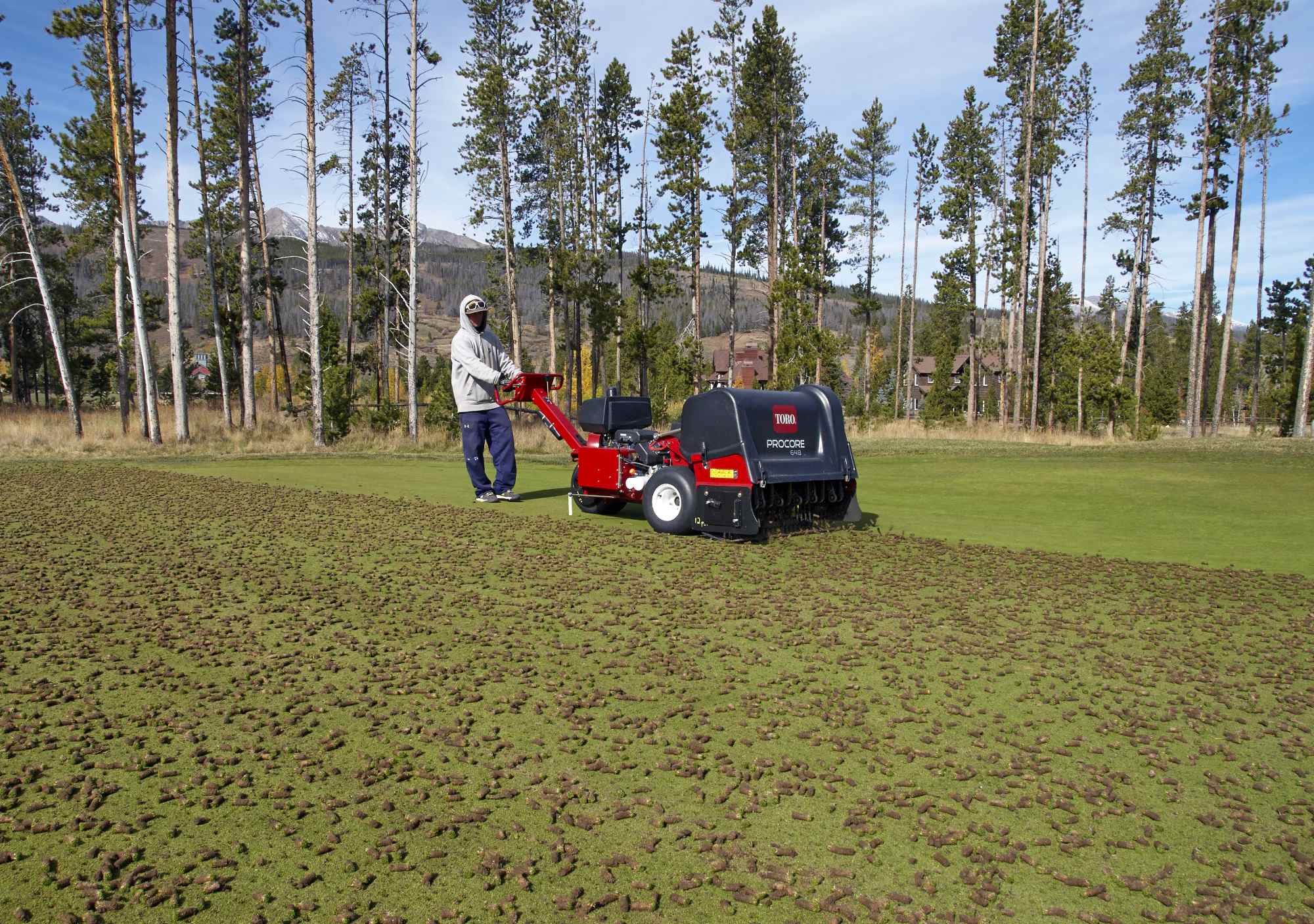 Toro ProCore 648 Hako
