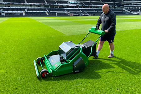 Dennis gräsklippare